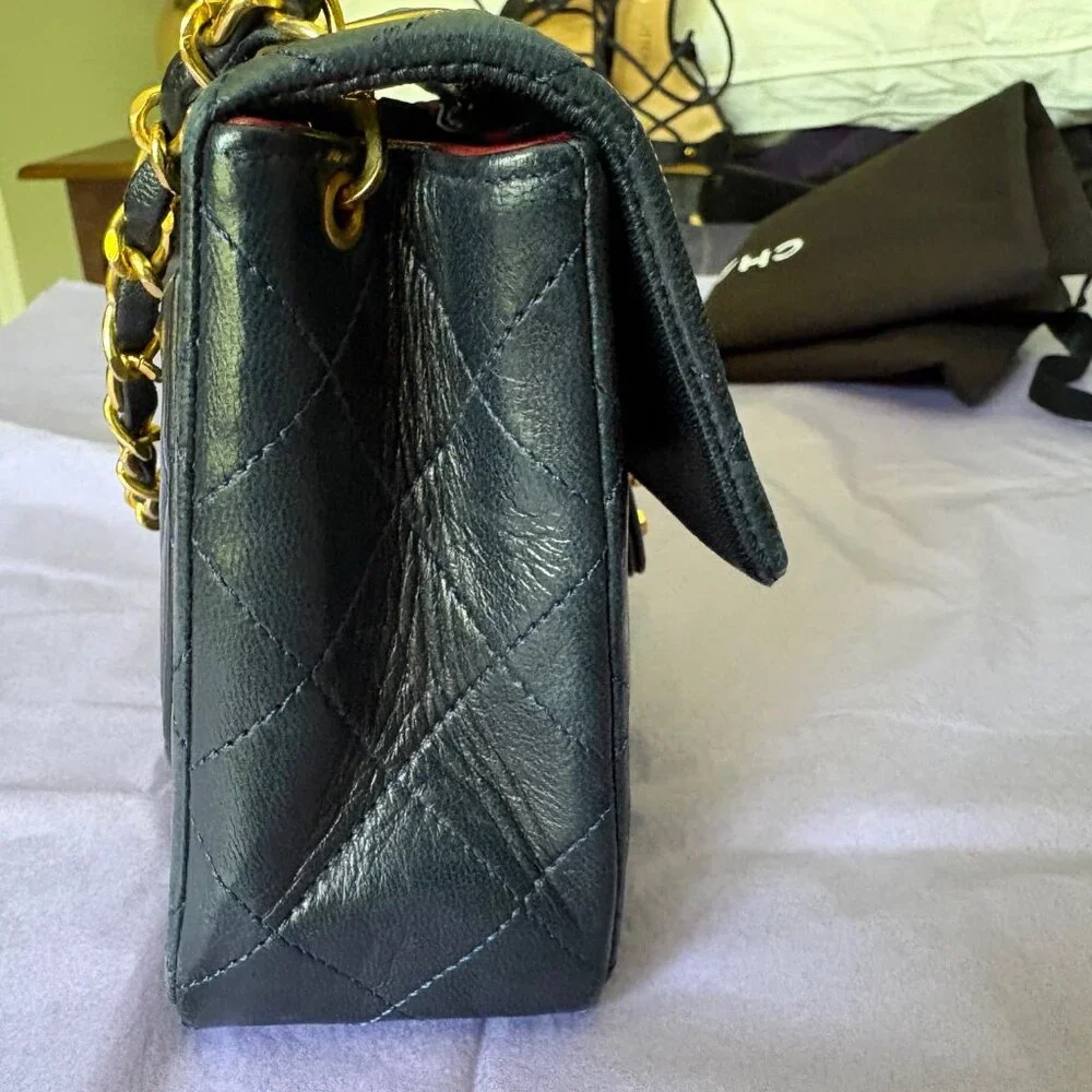 CHANELVINTAGE NAVY QUILTED LAMBSKIN MINI FLAPBAG - Picture 5 of 14